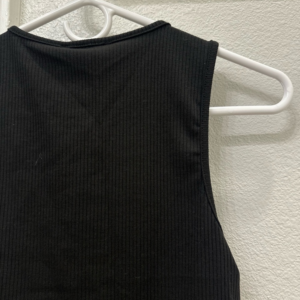 Lulu's Ribbed Black Tank Top - Picture 6 of 6